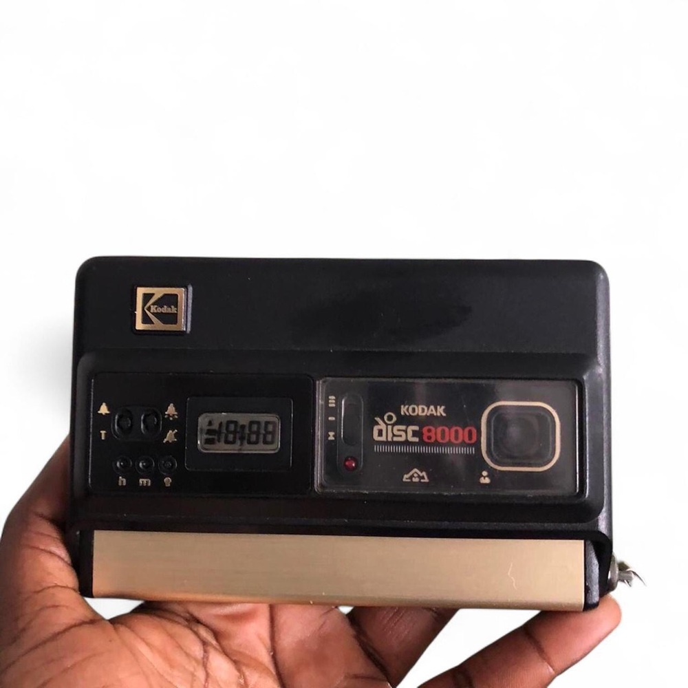 Vintage Kodak Disc 8000 Camera Built In Electronic Flash Black 1980s Retro